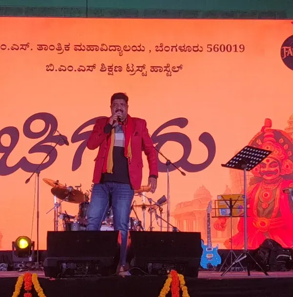 Performing at the 'Chiguru' college fest at BMS Institute of Technology, Bengaluru. The energy of a college crowd is always amazing and I love performing for students.