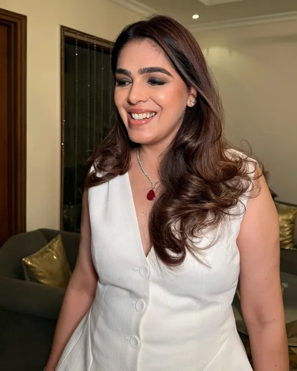 My mamma’s constant complaint: you have no time to dress me up. So when I got the opportunity, I wasn’t going to miss it. My stunner all glammed up in soft smokey eyes, radiant dewy skin, and glossy lips.