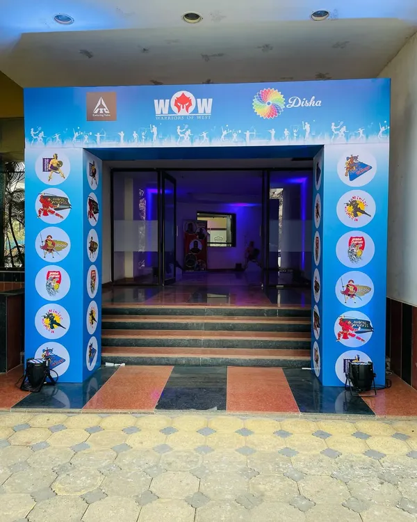 A branded entrance for the ITC 'Warriors of West' corporate event. This custom arch set the theme right from the start and welcomed the team into the venue.