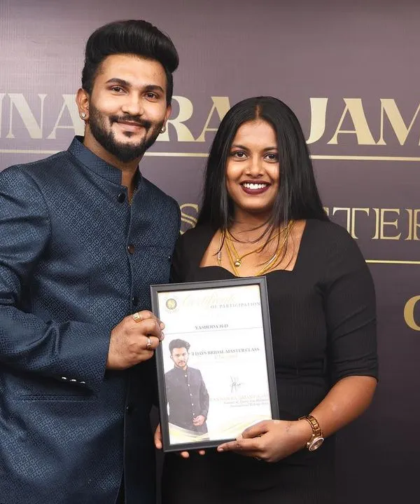 With my mentor, the internationally acclaimed makeup artist Kannan Raajamanickam, after completing his 3-day bridal masterclass. I bring these advanced techniques to my own students.