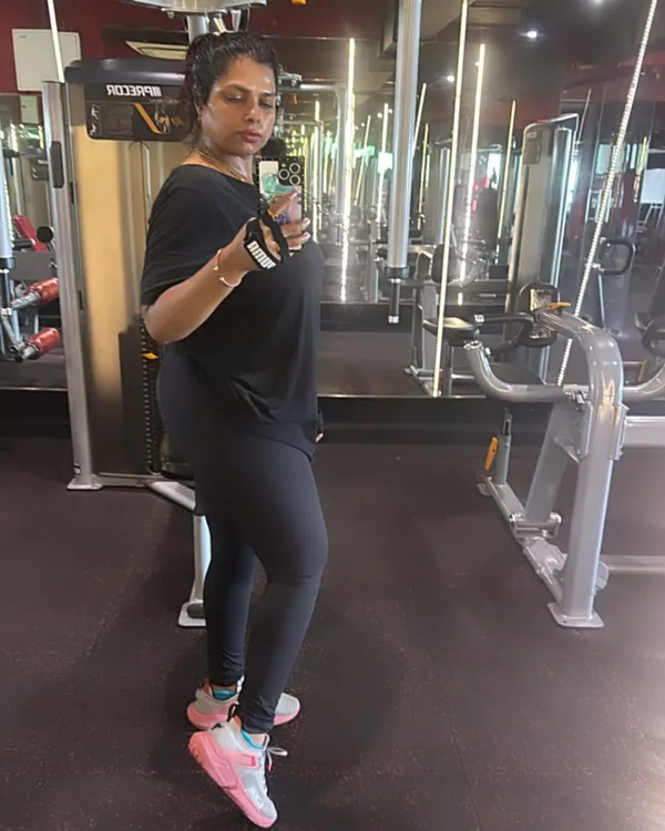 Using the gym mirrors is a great tool for checking your form and tracking visual progress. It’s an important part of ensuring your personalized fitness plan is effective.