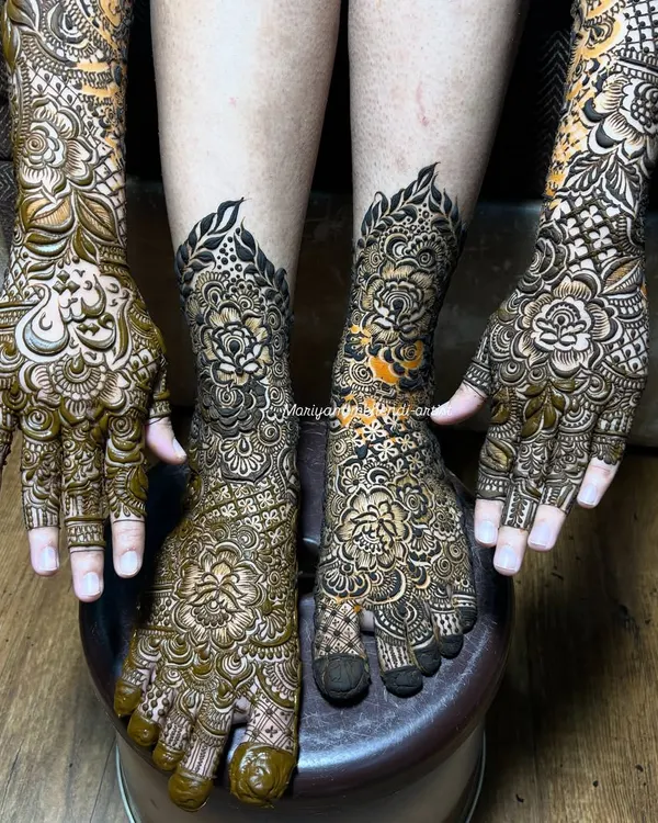 This is what your complete bridal mehendi can look like. I create detailed, matching designs for both hands and feet, ensuring you look perfect from head to toe on your special day.