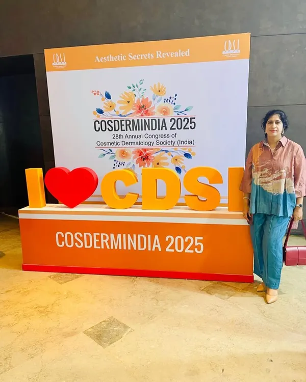 Here I am at COSDERMINDIA 2025, the 28th Annual Congress of the Cosmetic Dermatology Society of India. Attending these events allows me to explore new ideas and technologies in aesthetic care.