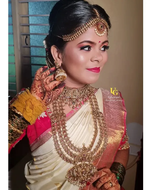 The gorgeous Shruthi, all ready for her muhurtham. Her happiness and glow make my work so rewarding.