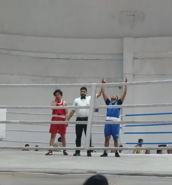 A proud moment for the team. Sheza wins the gold medal in boxing nationals with a completely dominating performance.