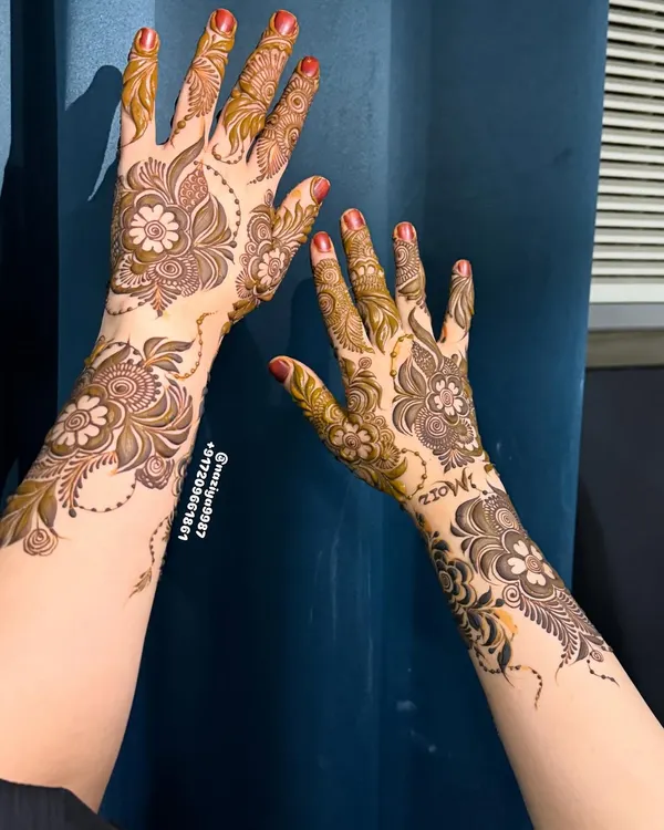 The beautiful result of my floral henna after the paste has been removed. The stain is a lovely reddish-brown, which will continue to darken over the next 48 hours.