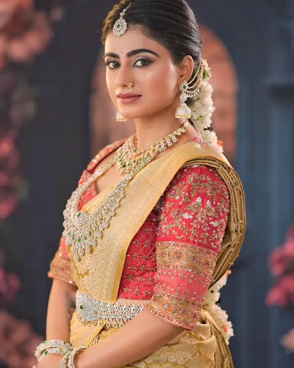 This is the quintessential South Indian bridal look I love to create. The focus is on radiant skin, classic gold jewelry, and a timeless elegance that makes you feel like a queen on your wedding day.