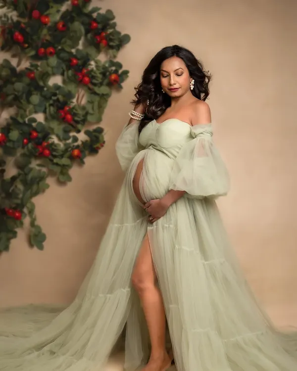 This is the feeling I want to capture for you. That moment of quiet confidence, wrapped in a dreamy gown, where you can just breathe and feel the magic of it all. It’s about celebrating the incredible woman you are as you prepare to become a mother.
