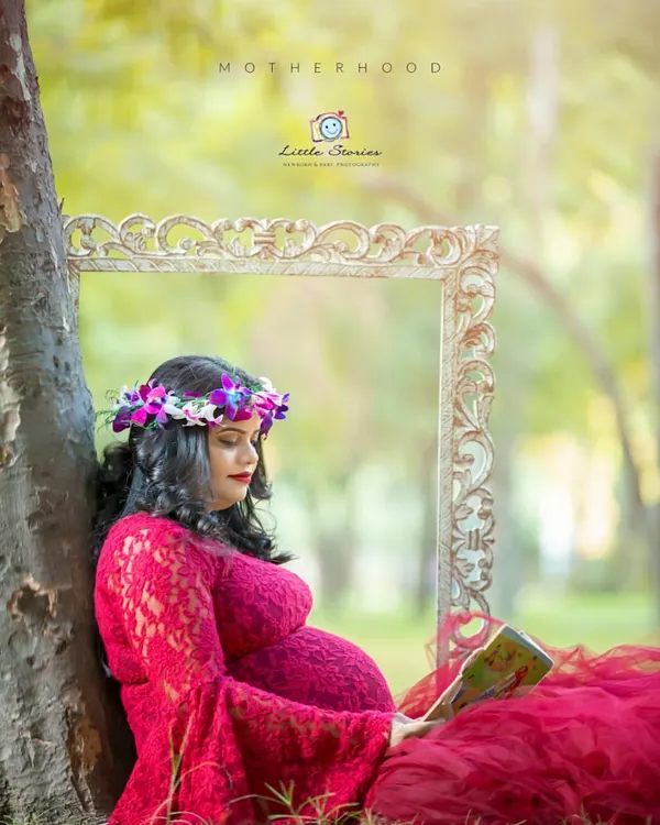I love collaborating with clients to build a narrative. By incorporating props like a favorite book or a vintage frame, we can create a portrait that is deeply personal and artistic.