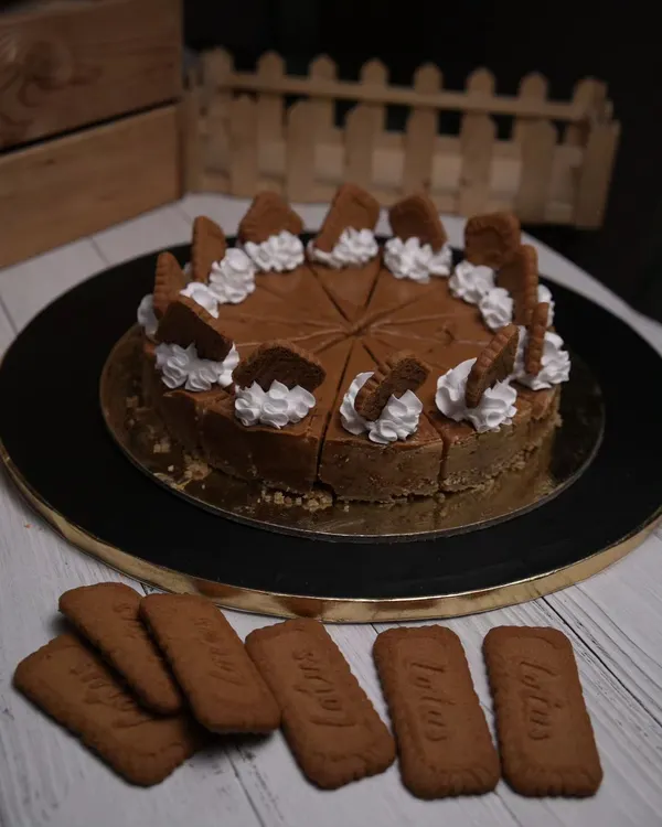 Indulge in the irresistible crunch and creamy texture of our Lotus Biscoff Cheesecake. Topped with Biscoff cookies, this dessert is a true slice of heaven for any Biscoff lover.