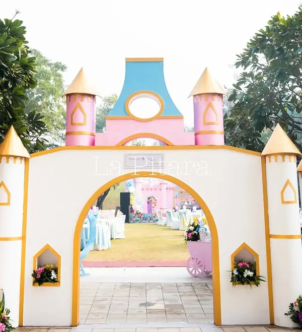Welcome to Disneyland! The entrance to this magical Christmas brunch was a custom-built castle archway in pastel pink and blue, inviting kids into a world of fantasy and fun.