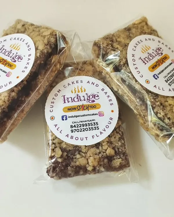 These fudge filled oatmeal bars are the perfect balance of healthy and wicked good. The base is made with nutritious oats, while the center holds a rich, fudgy surprise. They are a satisfying treat that feels truly indulgent.