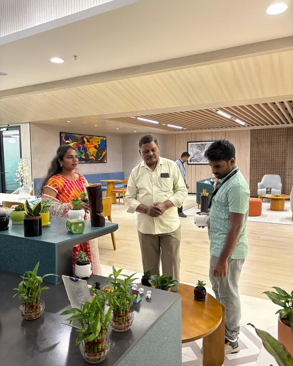It's always a pleasure to set up a pop-up plant stall for corporate events. It gives everyone a chance to browse, ask questions, and pick the perfect green buddy to take home.