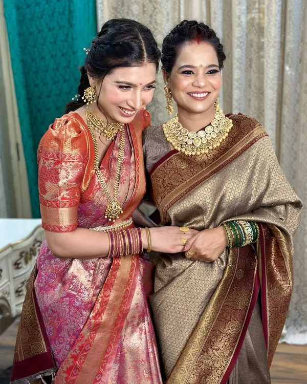 The beauty of sisterhood. I had the pleasure of doing makeup for these two lovely sisters in their traditional Kanjivaram sarees. The looks are unfiltered and unedited.