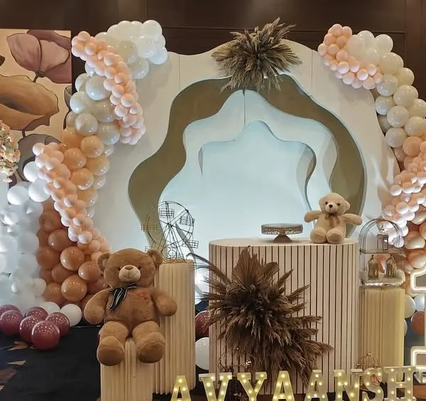 A beautiful and modern teddy bear theme using neutral colors and layered 3D panels for a sophisticated look.