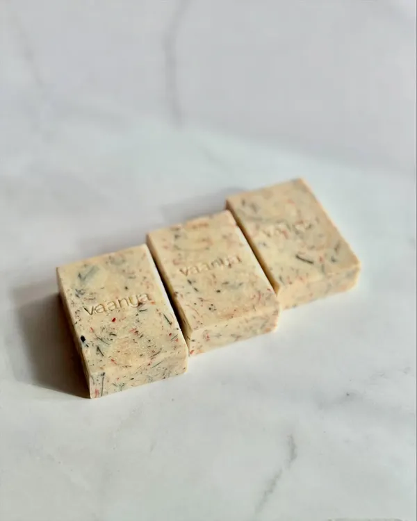 Introducing our Zero Waste Funfetti Cold Process Soap Bar. This colorful creation is made with soap shavings from all of our other soaps, giving it a unique, eco-friendly twist. It's scented with an invigorating blend of pine needle, lavender, and tangerine.
