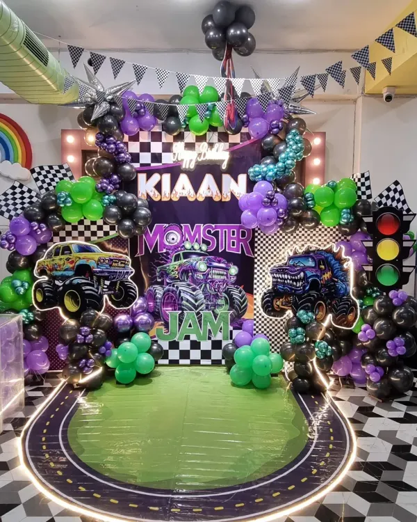 We went all out for this Monster Jam theme, creating a dynamic backdrop with monster trucks, a custom racetrack floor, and a spectacular balloon arrangement. It’s a high-octane party setup for any little racer.
