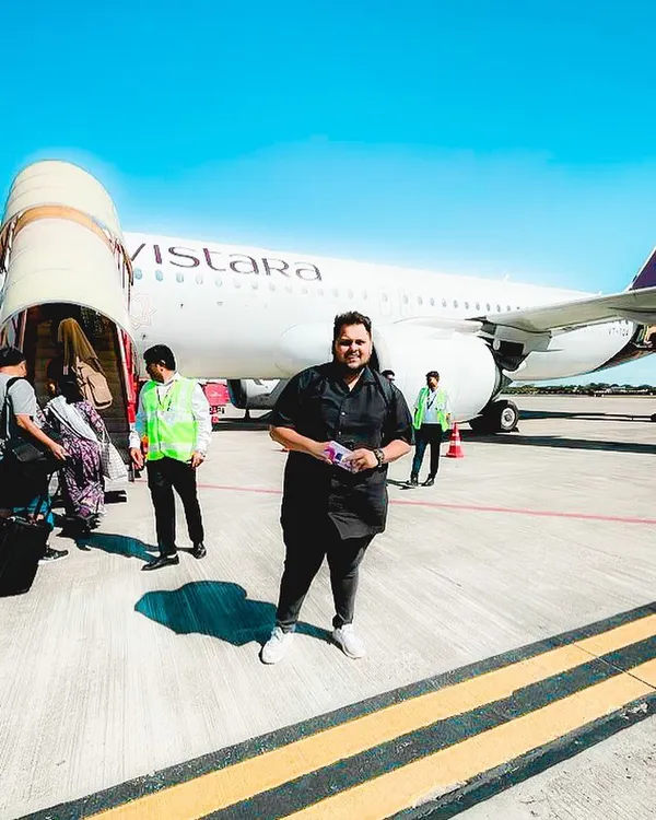 When fears are grounded, dreams take flight. Arriving on the tarmac for another out-of-town gig. I travel across India to bring the party to you.