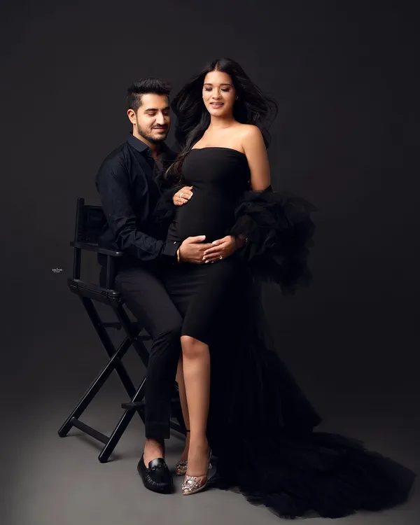 A beautiful couple's portrait captured during one of my maternity workshops. You'll get hands-on experience directing couples to achieve natural and loving poses.