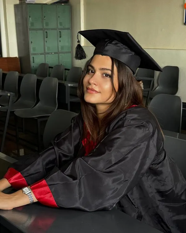 This was a proud day. Graduating as a physiotherapist gave me the deep understanding of the human body that I apply to every single Pilates session I teach.